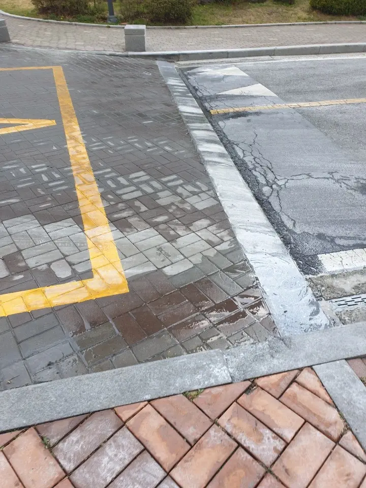 시공 전 — 송파 공원 블럭보수